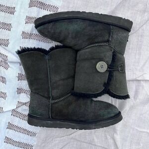 UGG Australia Bailey Button 5803 Black Sheepskin Shearling Boots Womens 8